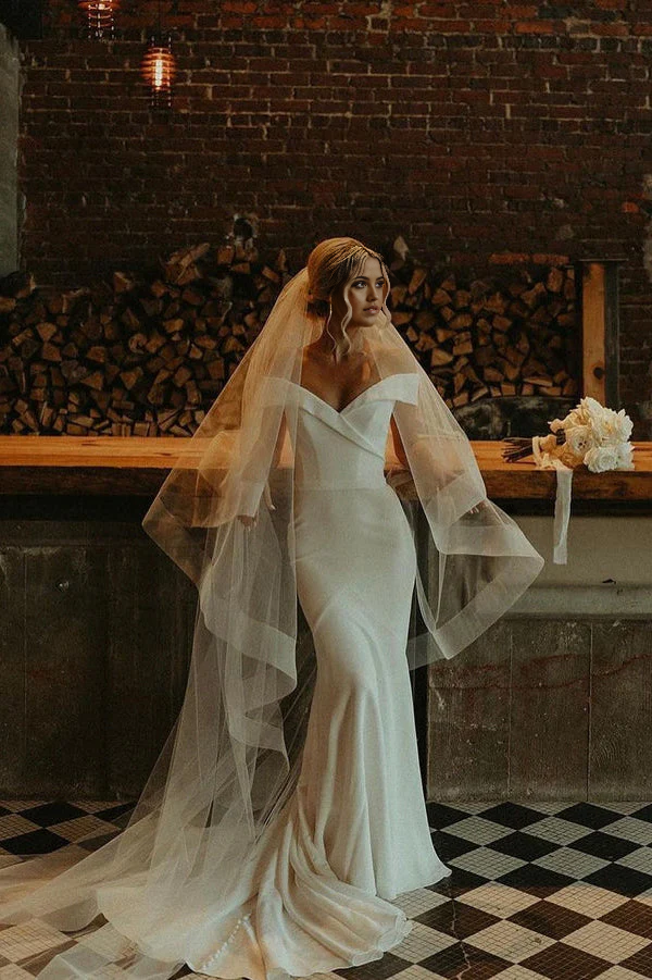 Vestidos de novia elegantes de satén con hombros descubiertos y corte sirena